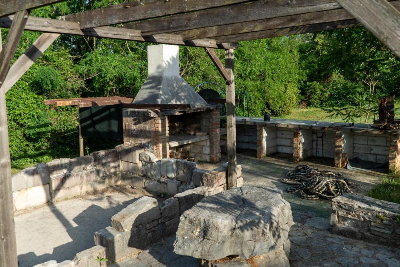 Julijud, Heated Pool, Jacuzzi, Dome And Sauna Brajkovici  Eksteriør billede